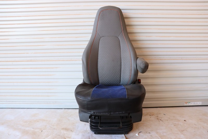 2019-2023 VOLVO VNL 760 FRONT RIGHT PASSENGER SIDE SEAT OEM