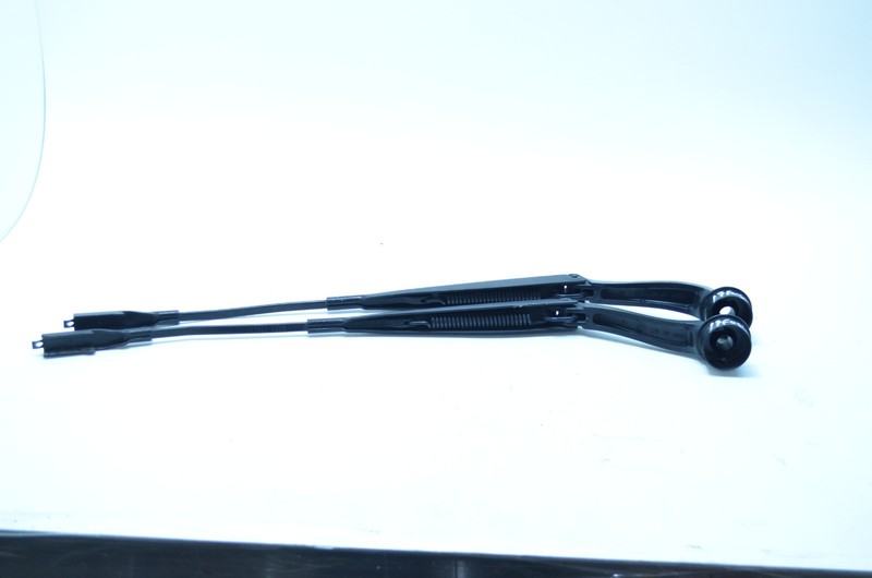13-20 FORD FUSION HYBRID FRONT LEFT / RIGHT WINDSHIELD WIPER ARM SET OEM