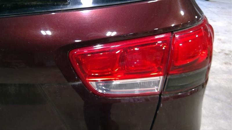 Passenger Tail Light Liftgate Mounted Incandescent Fits 16-18 SORENTO 3276117