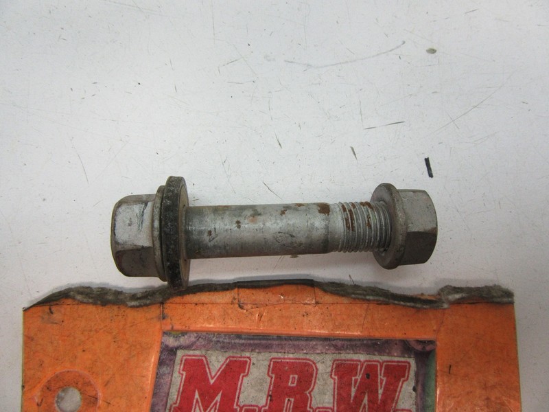 BOLT NUT BOLTS REAR DRIVE SHAFT TO REAR DIFFERENTIAL AUTOMATIC TRANSMISSION AUTO