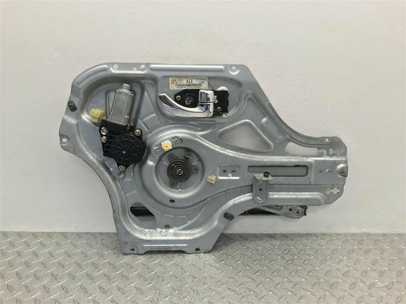 2004 - 2006 KIA AMANTI PASSENGER FRONT POWER WINDOW REGULATOR OEM