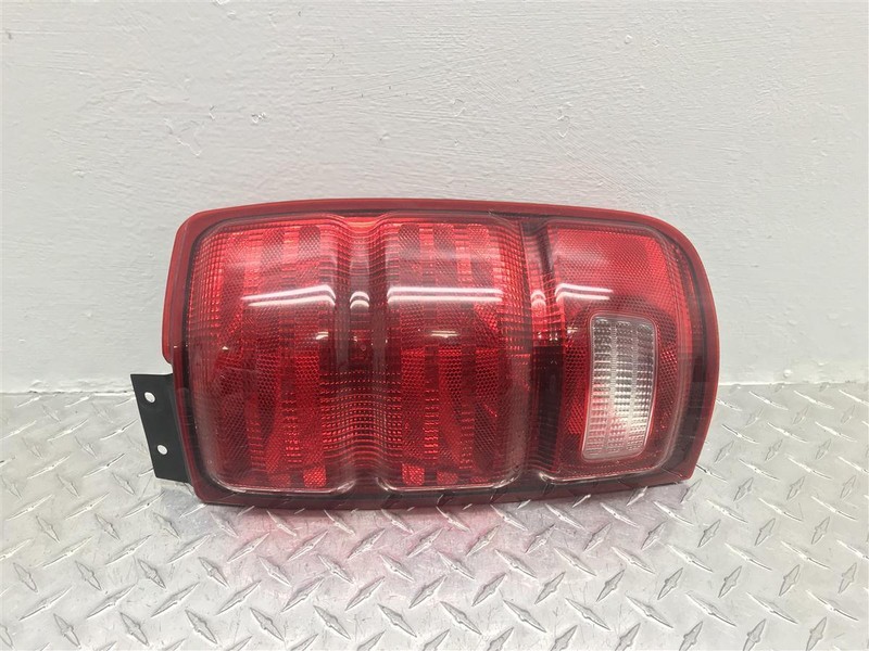 97 98 99 00 01 02 FORD EXPEDITION PASSENGER TAIL LIGHT OEM 166-02470BR