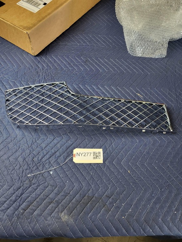 New Oem Bentley Right Passenger Front Bumper Grille Cover 2011-2018 Continental
