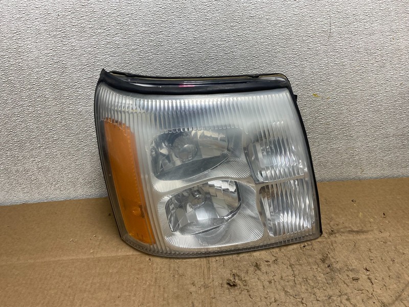 2002-2006 Cadillac Escalade Right Passenger Side Xenon HID Headlight Oem Z1244