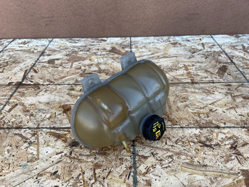 FORD MUSTANG GT 2015-2017 OEM COOLANT RESERVOIR WATER TANK ASSEMBLY 5.0L V8