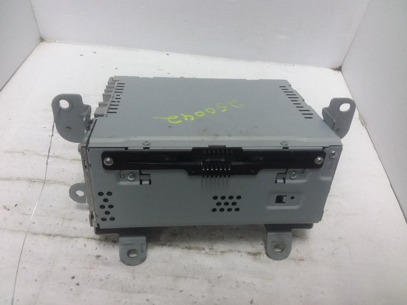 Radio Receiver AM FM CD MP3 Fits 17-19 Lincoln MKC KJ7T-19C107-DB