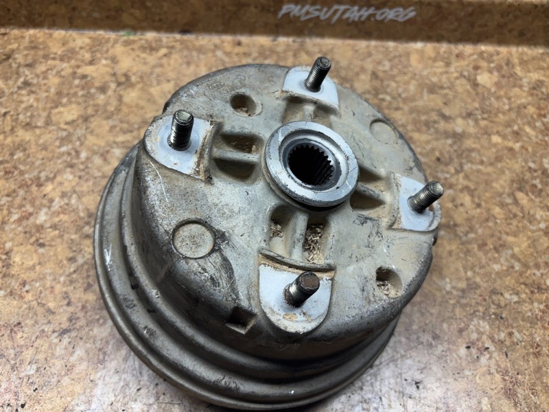 1988 Kawasaki Bayou KLF300 ATV Left Rear Brake Drum Shoe Wheel Hub KLF 300 A10