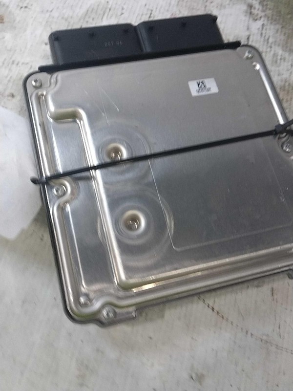 2019 Volkswagen Passat 2.0L Engine Control Module ECM 06K906016D OEM Used