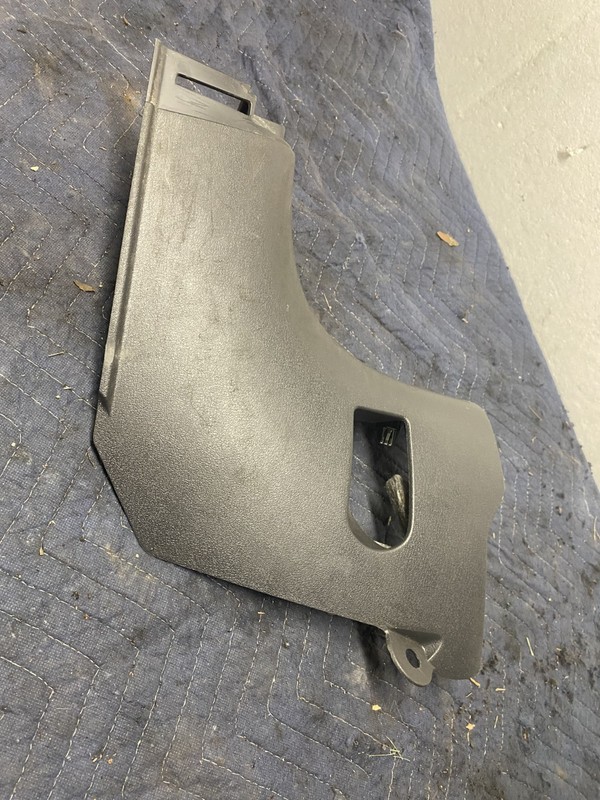 2014 Jeep Patriot Sport 2.4 4x4 Left Scuff Plate OEM