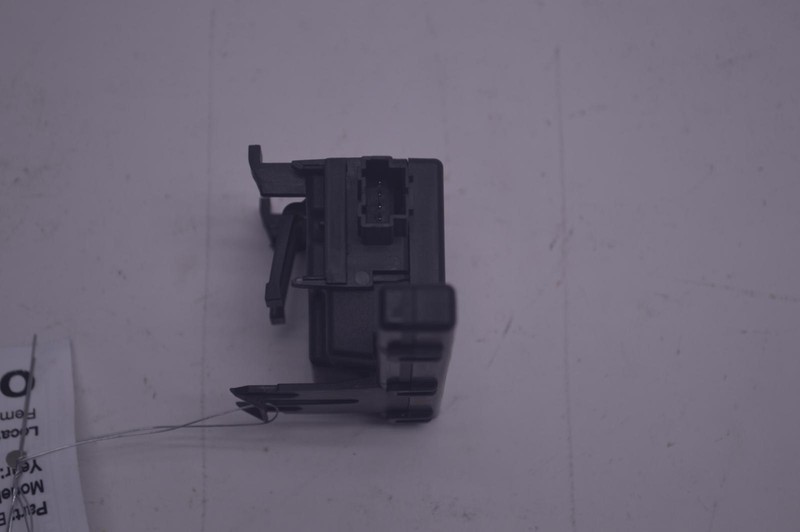 2021-2022 GMC YUKON 6.2L ENVISION KEYLESS ENTRY RECEIVER CONTROL MODULE OEM