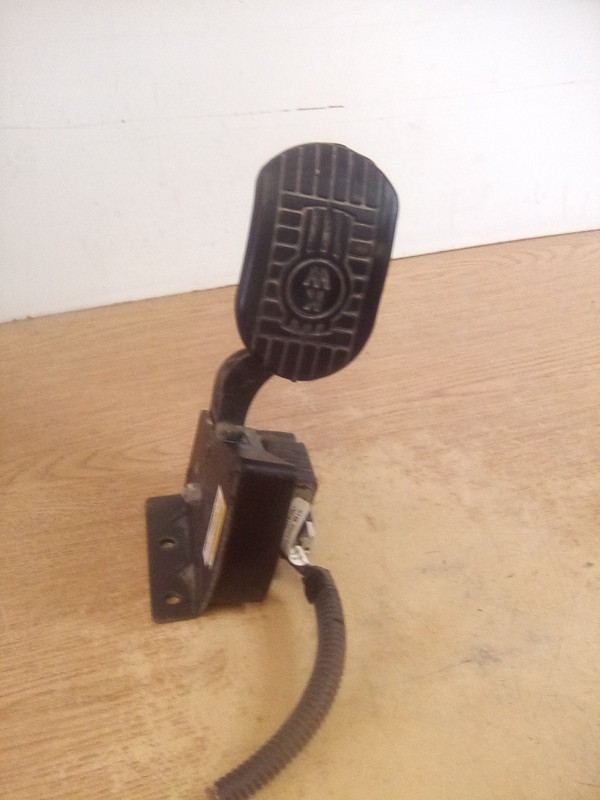 Kenworth W900 Throttle Pedal 401271