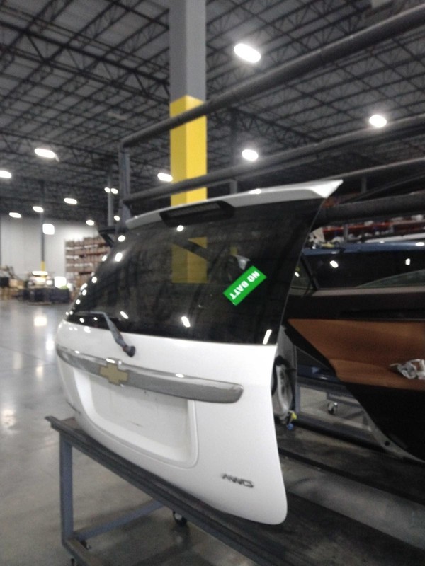 Used Deck Lid fits: 2005 Chevrolet Equinox w/privacy tint glass opt AJ1 Grade A