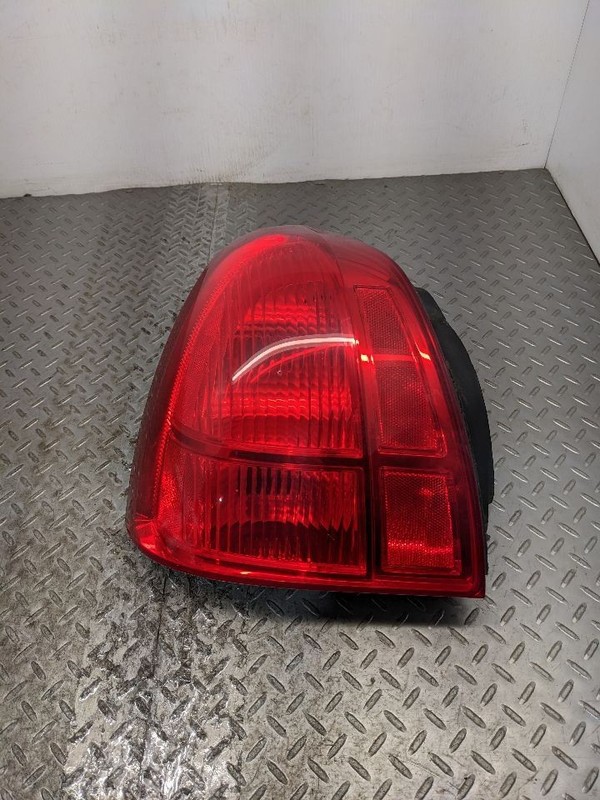 Driver Tail Light Quarter Panel Mounted Fits 03-11 LINCOLN & TOWN CAR 1177459