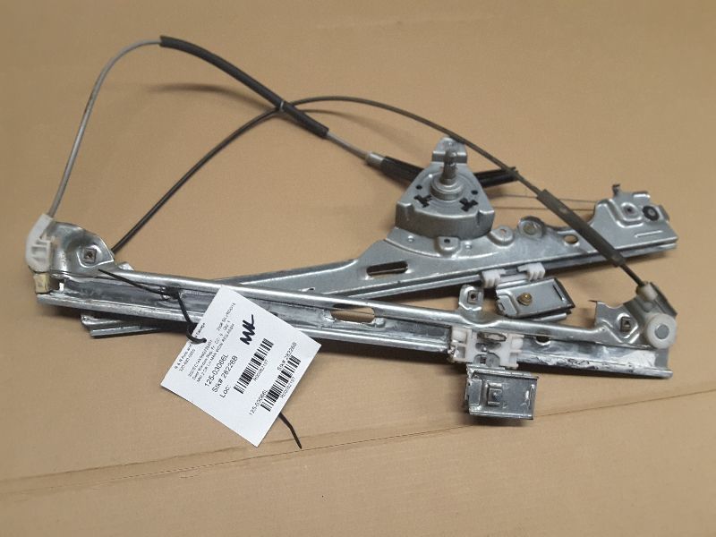 99 00 01 02 03 04 05 06 07 SILVERADO 1500 L. FRT WINDOW REGULATOR MAN 82197