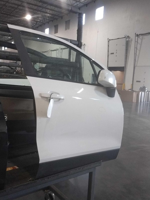 2019 Chevrolet Trax Right Front Door White OEM Used 44246 88K Miles