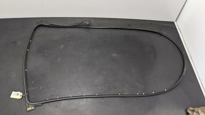Rear Driver Left Door Weatherstrip 2016 Chevrolet Suburban 23277121 2015-2020