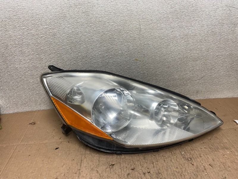 2006 to 2010 Toyota Sienna Right Passenger Rh Side Headlight Halogen Y4673 DW