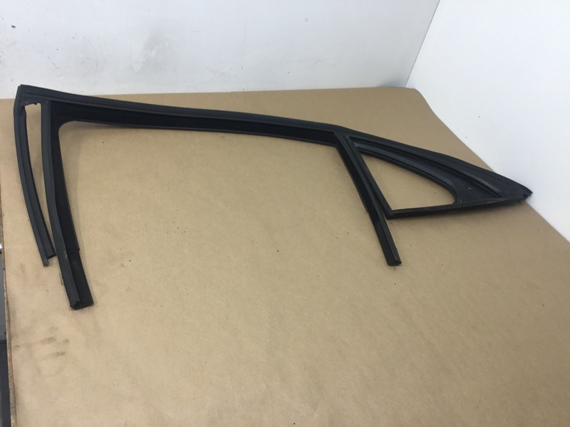 Mercedes S550 W222 2016 Rear Left Window Glass Seal Frame Run Channel 14-17 |:O