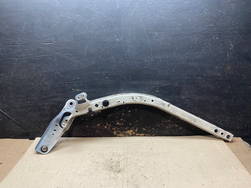 2020 to 2023 Ford Explorer Left Driver LH Upper Tic Bar Oem X2854 DG