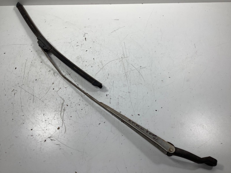93-97 Honda Del Sol Passenger Side Windshield Wiper Arm 76610-SR2-A01 OEM
