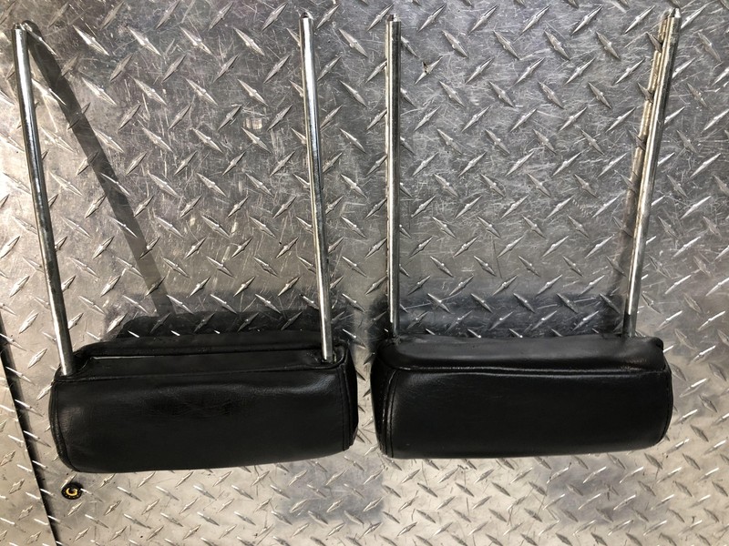 2002-2006 Chevrolet Avalanche Rear Dark Leather Headrests Oem Tested