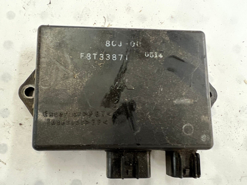 Yamaha Vmax Venture 600 Twin Snowmobile Engine CDI Ignition Box F8T33871