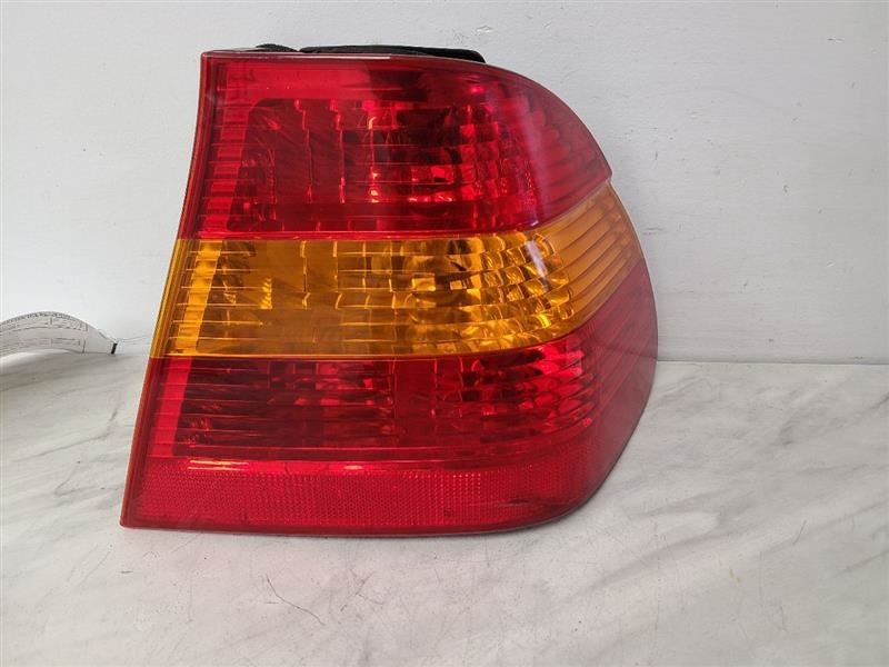 Passenger Tail Light Sedan Canada Market Fits 02-05 BMW 320i 558767