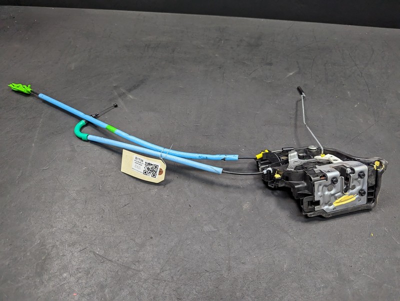 Front Right Door Lock Latch 2018 BMW X1 51217281934 2016 2017 2019 2020 2021