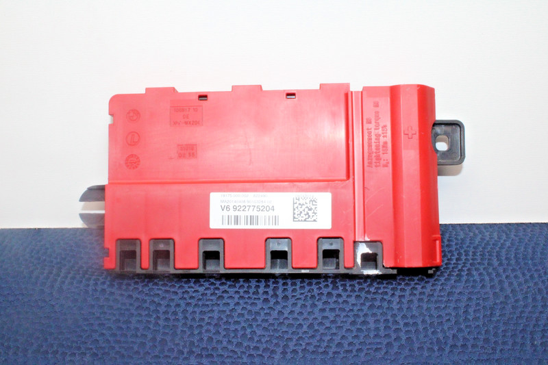 BMW F22 F31 F32 F33 328i Sedan Battery B+ Power Distribution Fuse Relay Box OEM