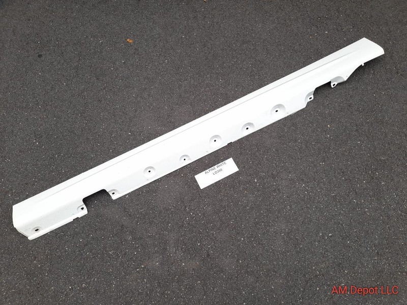 2002 BMW 325i 330i 325xi 330xi E46 Sedan Left Skirt Rocker Panel Cover
