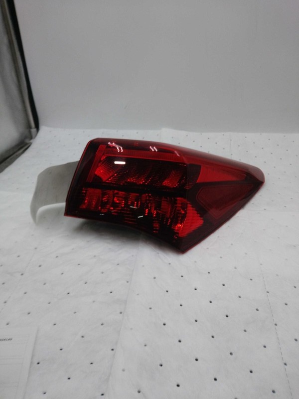 2015 Acura TLX Right Tail Light Assembly White OEM 282325 - Light Scratches