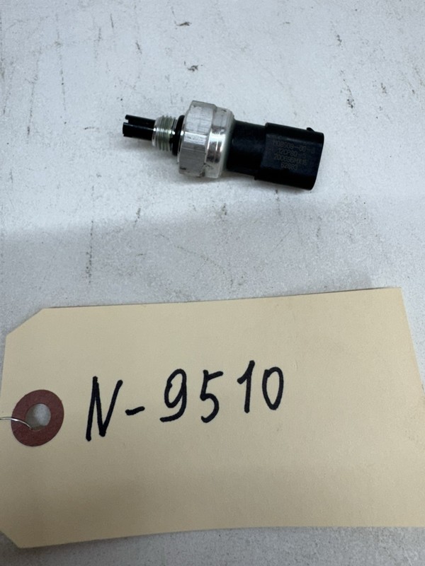 2018-2020 TESLA MODEL 3 Air Conditioning Pressure Sensor 1108608-00-A 9510 B134