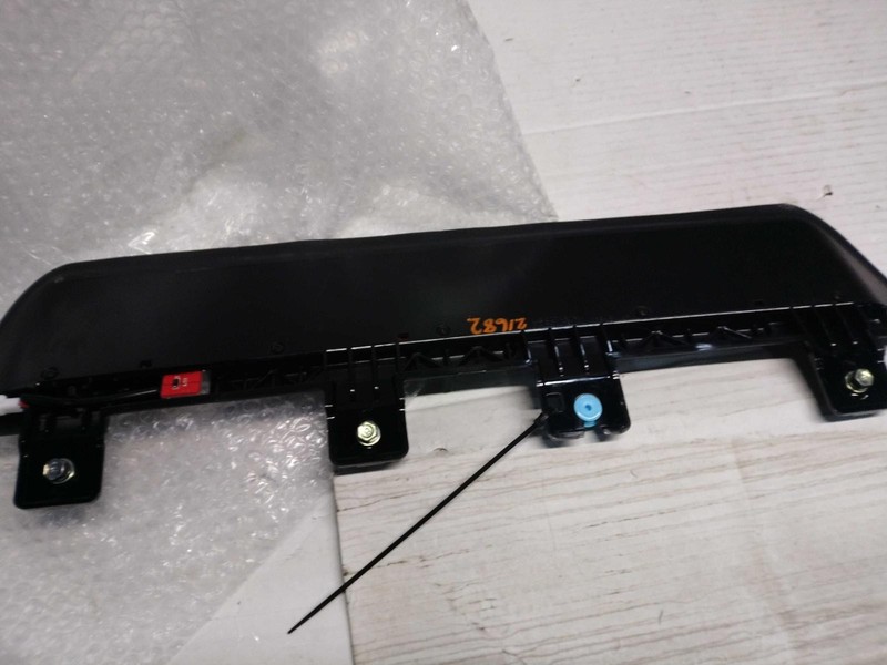 2016 Hyundai Genesis Center High Mount Stop Light Assembly Black Used OEM