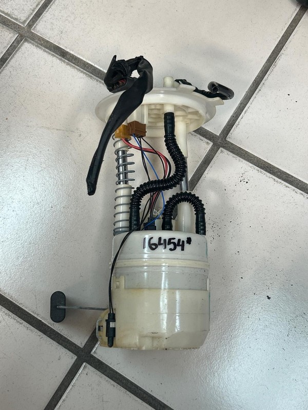 2008 2009 2010 2011 2012 2013 2O14 2015 Nissan Rogue fuelp pump vin J FWD assy