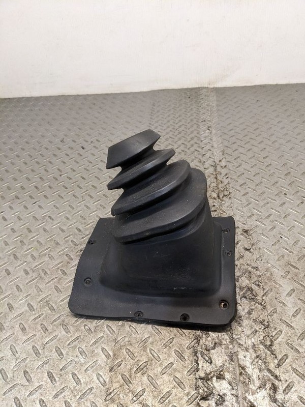 1998-2004 Chevy S-10 GMC Sonoma 5spd Shift Shifter Cover Rubber Boot/ OE 1170327