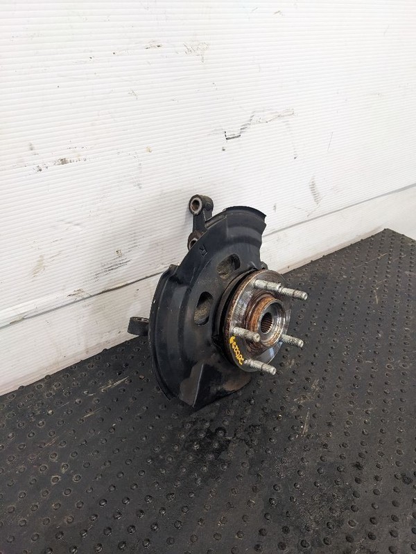 Passenger Front Spindle/Knuckle Hatchback Assembly Fits 13-17 ELANTRA 1174947