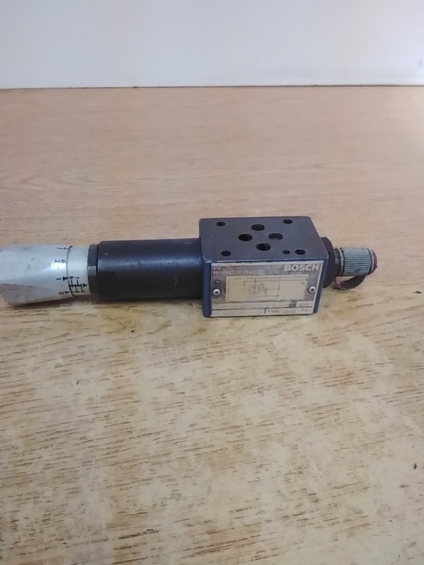 Bosch 9 810 161 152 Pressure Reducing Valve