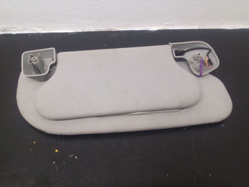 00-02 Ford Expedition Left Sun Visor Gray W/ illumination OEM YL1Z-7804105-AAA