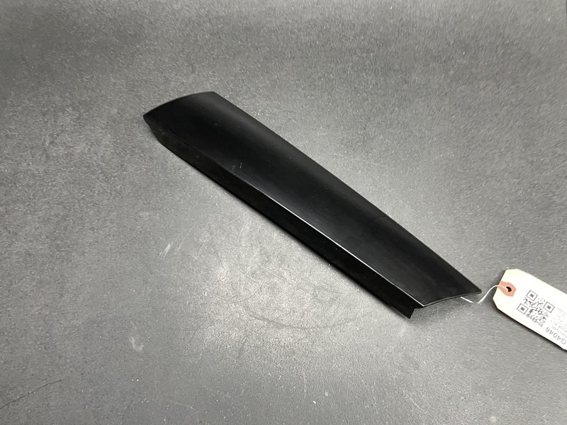 Rear Left Quarter Window Glass Molding 2020 GMC Acadia 22508211 2017 2018 - 2023