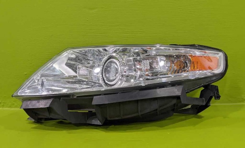 09 10 11 12 MKS DRIVER LEFT HEADLIGHT LAMP OEM 3774-64