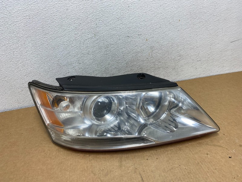 2009 to 2010 Hyundai Sonata Right Passenger RH Side Headlight Halogen AD6044 DW