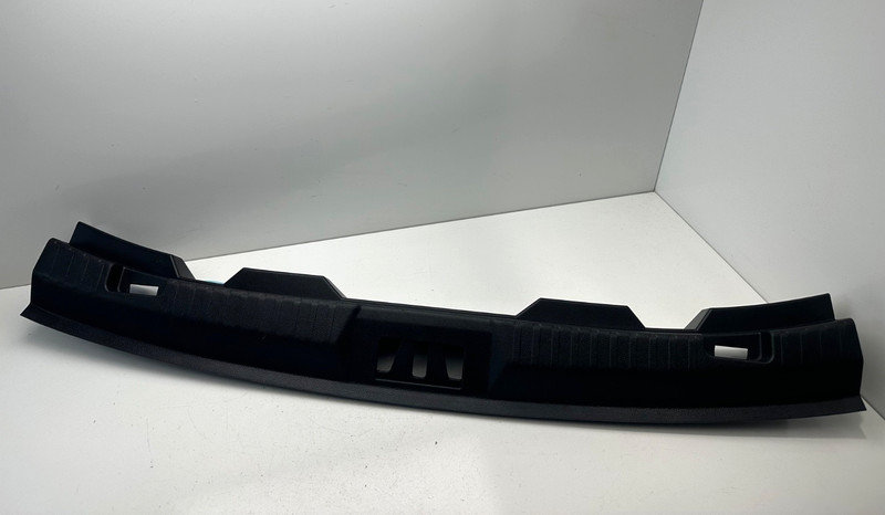 2015-2018 FORD EDGE TRUNK LATCH LOCK SILL SCUFF PLATE TRIM COVER PANEL OEM