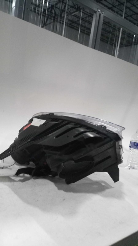 2015 Dodge Durango Left Headlight Assembly OEM 478773 - Used, 125k Miles