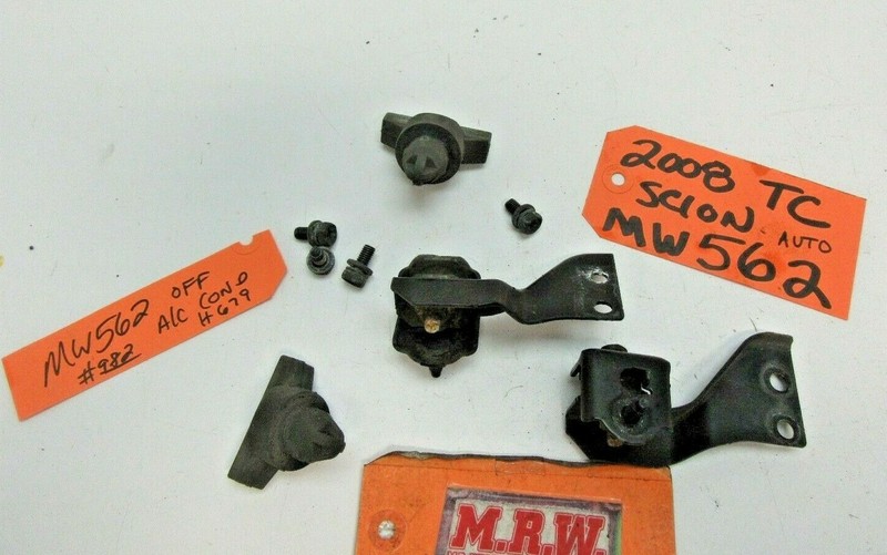 AC A/C CONDENSER CONDENSOR RUBBER GROMMET BRACKET MOUNT BOLT for SCION TC 05-10