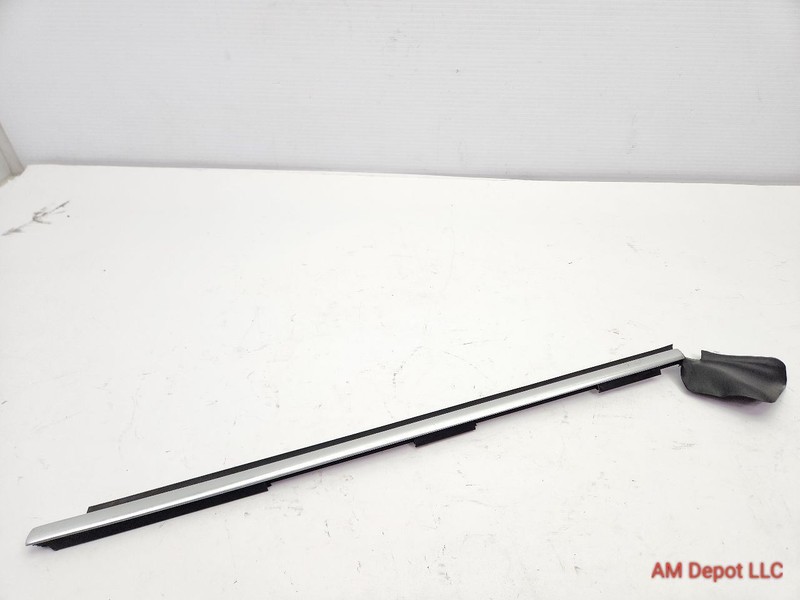 2009 BMW 135i 128i E88 Convertible Rear Right Weatherstrip Alu Matt 51377165002