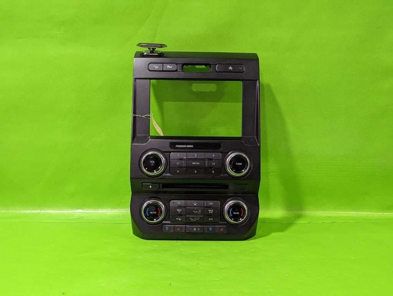 18 FORD F150 RADIO TEMPERATURE CLIMATE CONTROL PANEL OEM 4601-9