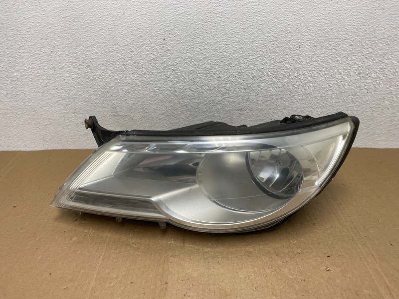2009 to 2011 Volkswagen Tiguan Left Driver LH Halogen Headlight Oem AC5788 DW