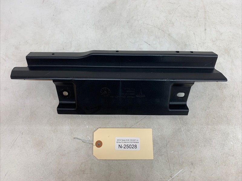 12-21 Tesla Model S TRUNK TRIM BRACKET RIGHT PASSENGERS 1009174-00-E 25028 B76