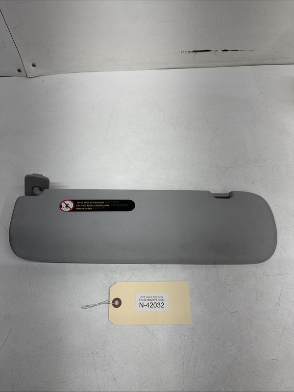 2019 Tesla Model 3 Front Right Passenger Sun Visor OEM 1088740-01-I 42032 B104