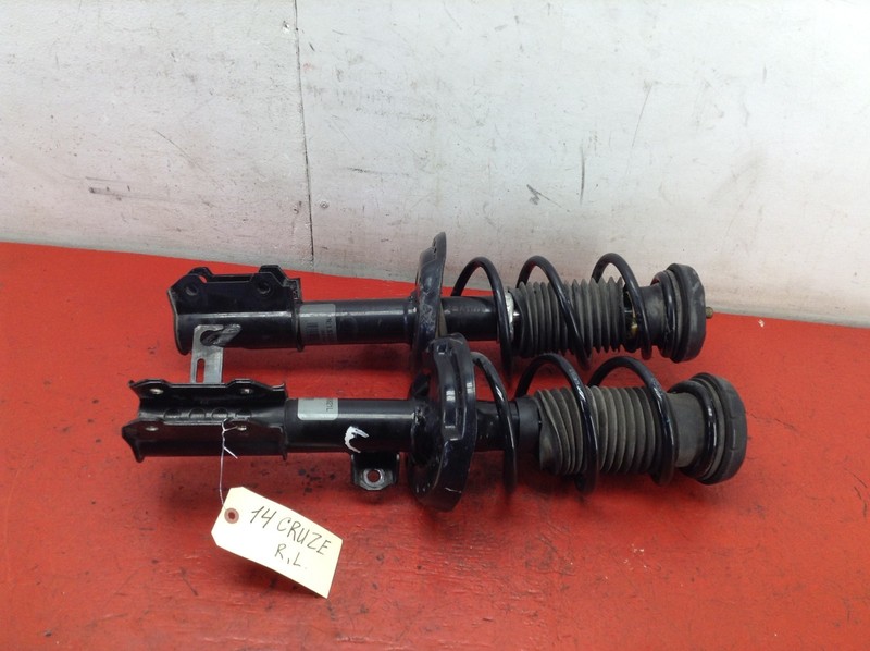 11-16 CHEVROLET CRUZE FWD FRONT LEFT / RIGHT SHOCK STRUT ABSORBER SET OEM